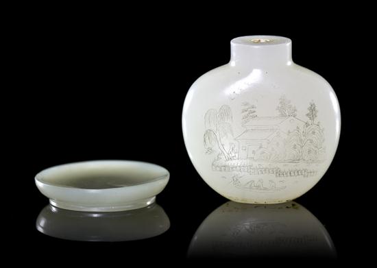  A White Jade Snuff Bottle of 154286