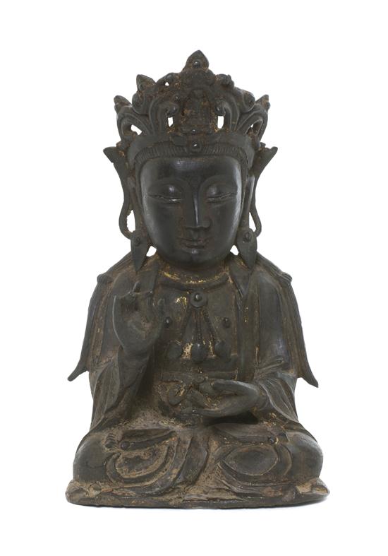 A Chinese Bronze Figure of Guanyin 1542b4