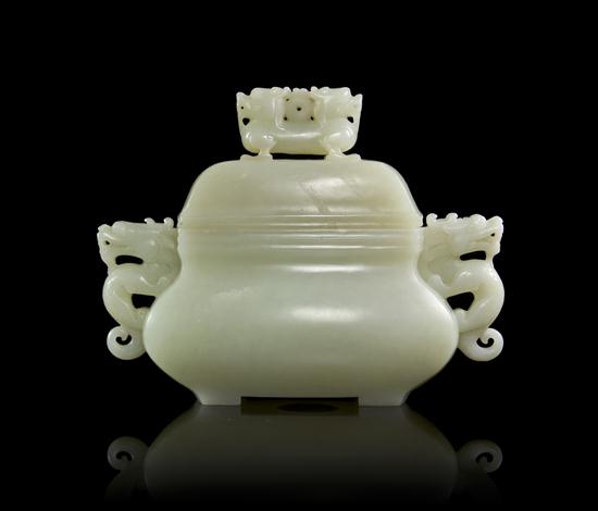 A White Jade Lidded Double Dragon 1542fc