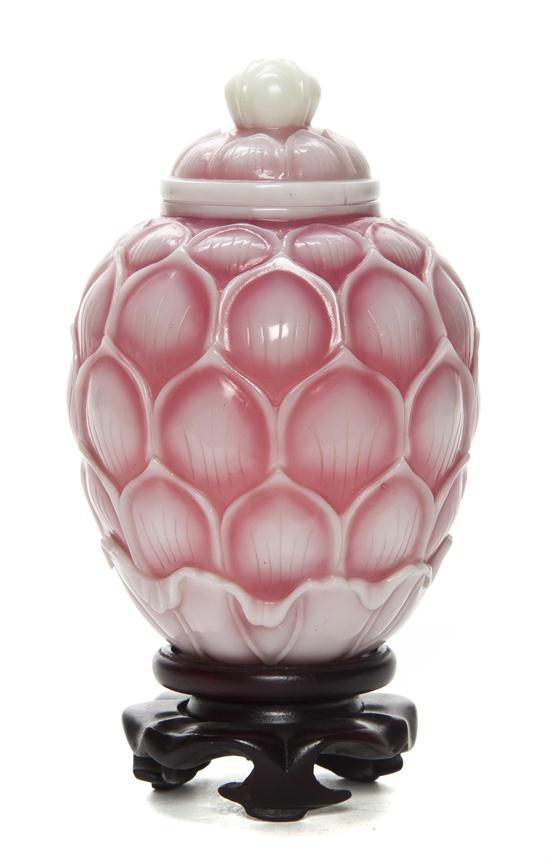 A Chinese Peking Glass Lidded Vase 1543fc