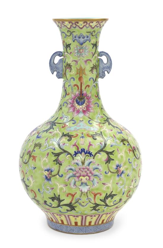 A Chinese Famille Rose Porcelain 154415