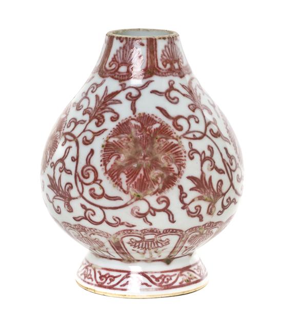 A Chinese Porcelain Bottle Vase 154469