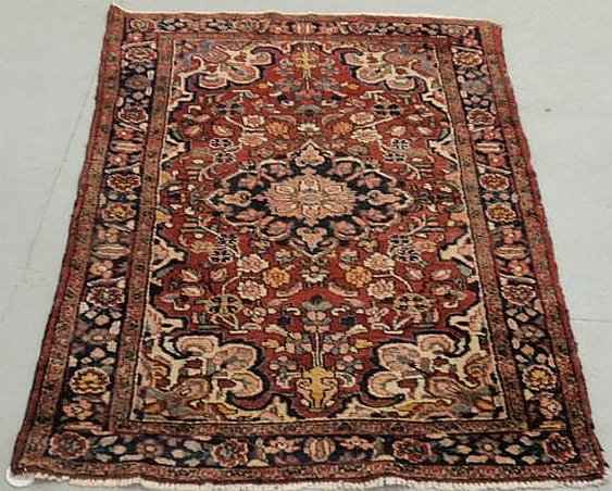 Hamadan oriental carpet with a 156c89