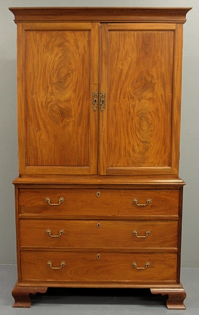 Chippendale mahogany linen press 156daf