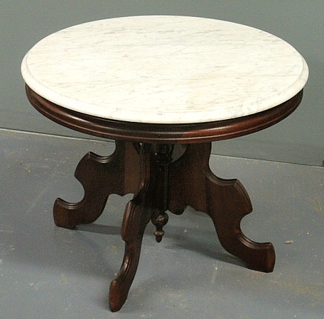 Victorian style round walnut table 156e3d
