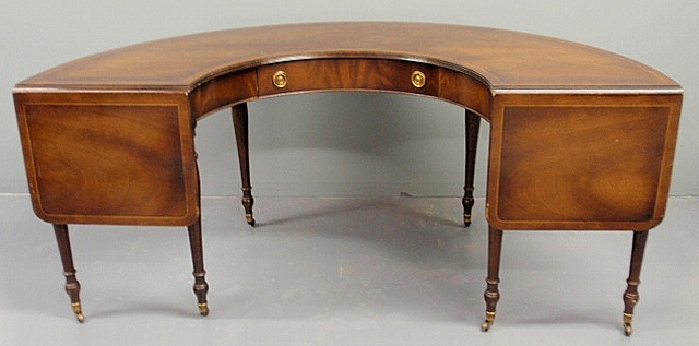 Sheraton style mahogany curved 156e43