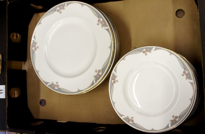 Royal Doulton Nova Dinner Plates and