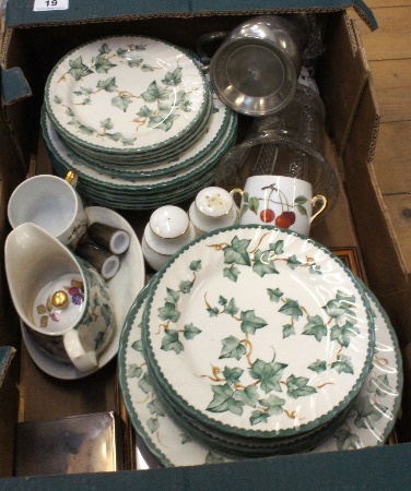Tray comprising mixed wares including 156e80