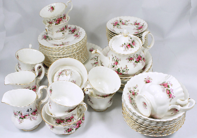 A large collection of Royal Albert 15704b
