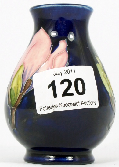Moorcroft Vase Magnolia on Blue 157095