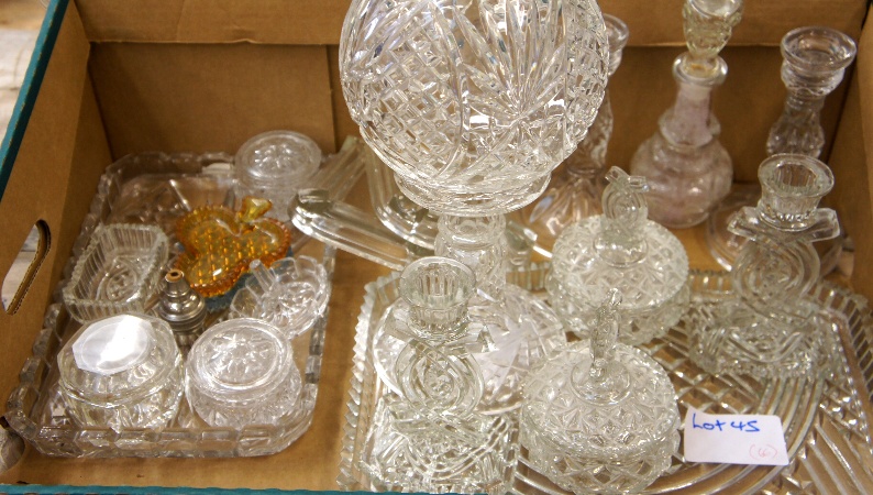 Tray comprising Mixed Glassware Dressing