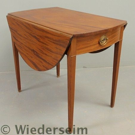 Southern Hepplewhite mahogany table
