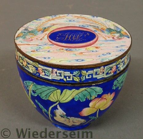 Cylindrical form cloisonn? covered