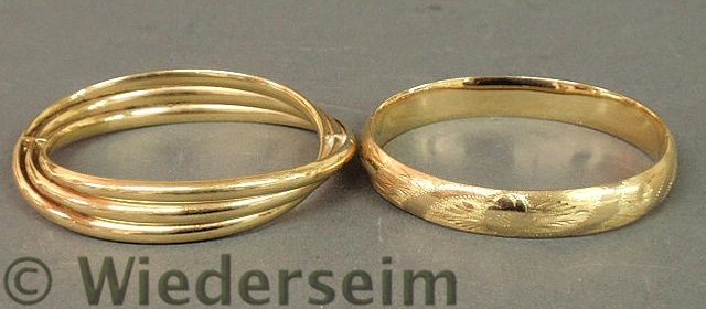 Two 14k yg bangle bracelets both hinged