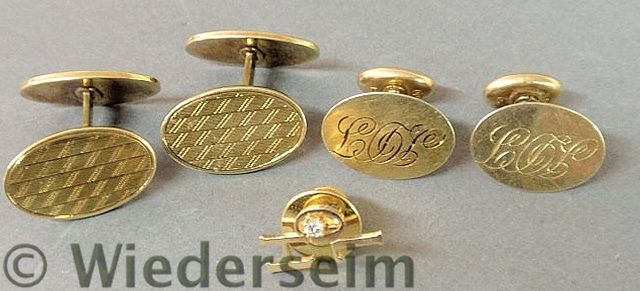 Two pairs of 14k yg cufflinks and