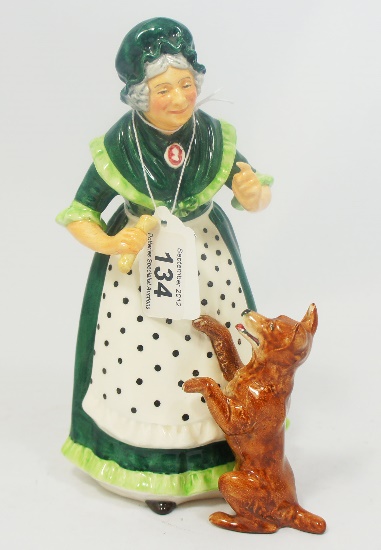 Royal Doulton figure Old Mother 1578d7