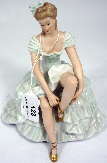 Wallendorf Figure of a Seated Ballerina 157aaa