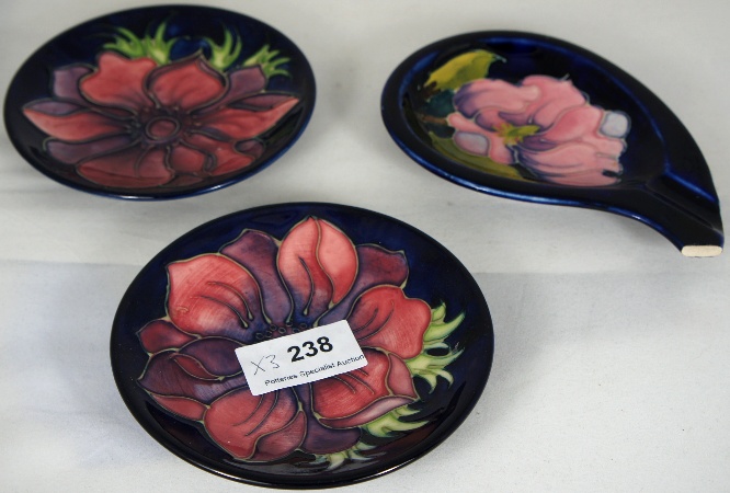 Pair Moorcroft Dishes decorated 157b01