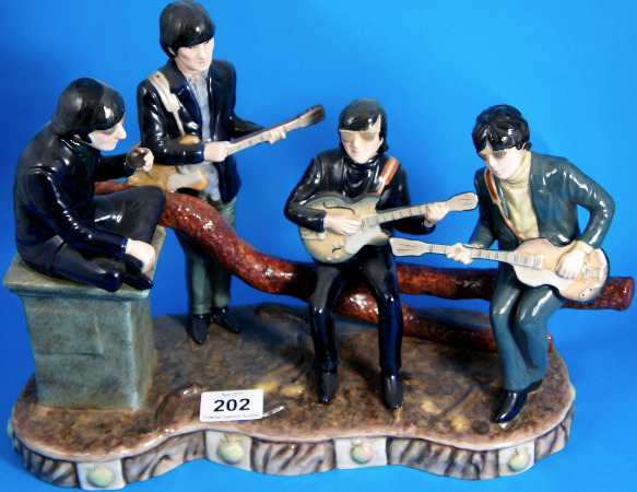 Large Figure of the Beatles Legends 157d8e