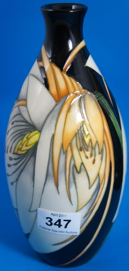 Moorcroft Vase Decorated with Flowers 157df2