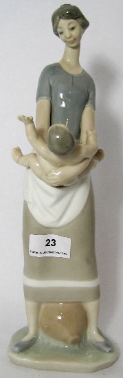 Lladro Figure of Mother Child 157e5a