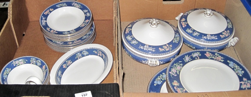 Wedgwood Blue Siam Part Dinner 157ee7