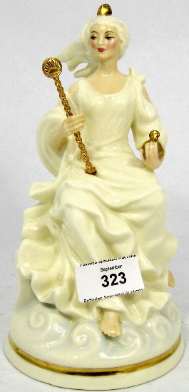Royal Doulton Figure Queen of the 157f42