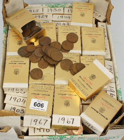 A large collection of Old Pennies 158294