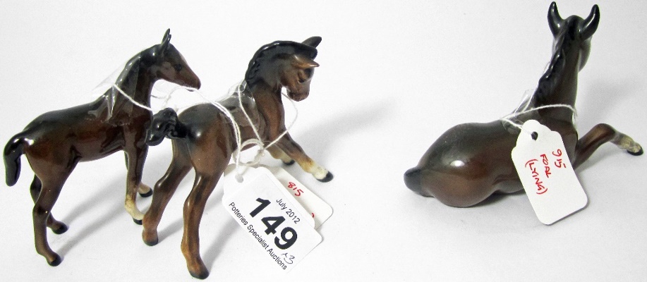 Beswick Foal Lying 915 Foal Stretching 1563c1