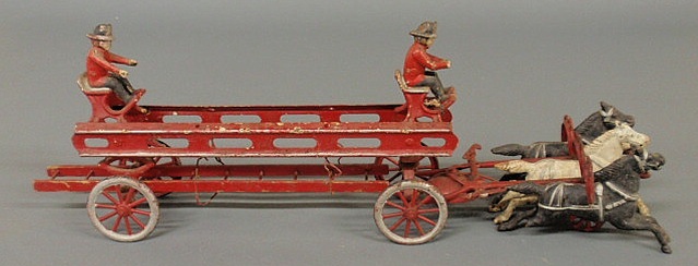 Cast iron toy horse drawn fireman s 1567e9