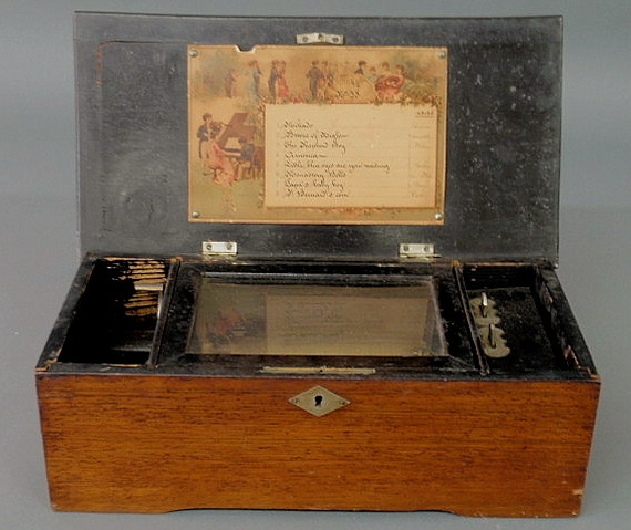 Swiss eight-tune music box with a 4.75