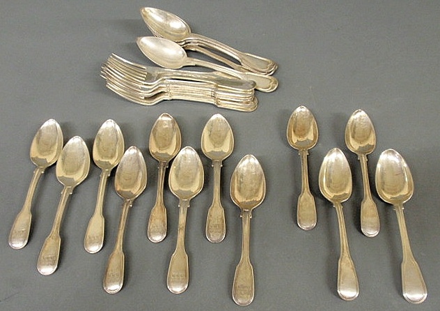 Set of eight Georgian silver spoons 156845