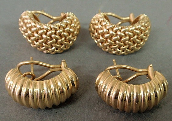 Two pairs of ladies 14k gold earrings  1568a8