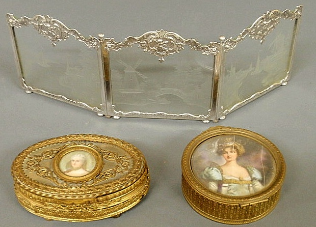 Two French brass dresser boxes 1568d7