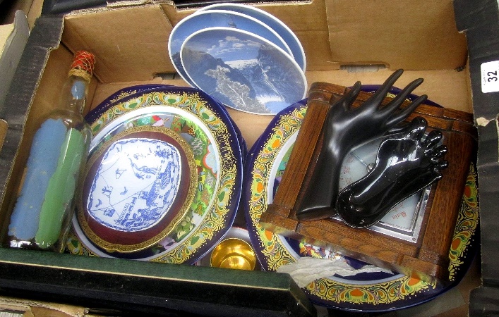 A Box of various pottery to include