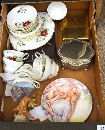Tray to include Part Dinner Set Metal