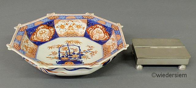 Octagonal Imari porcelain centerpiece 1595c1