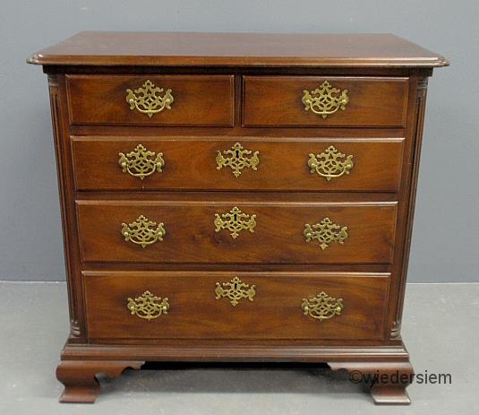 Diminutive Philadelphia Chippendale 15966e