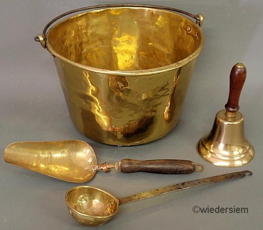 Four pieces of brassware pail 1597b4