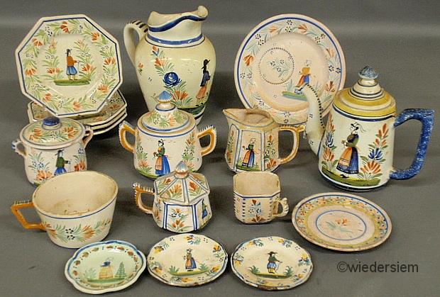Seventeen pieces of Quimper tableware 1597f1