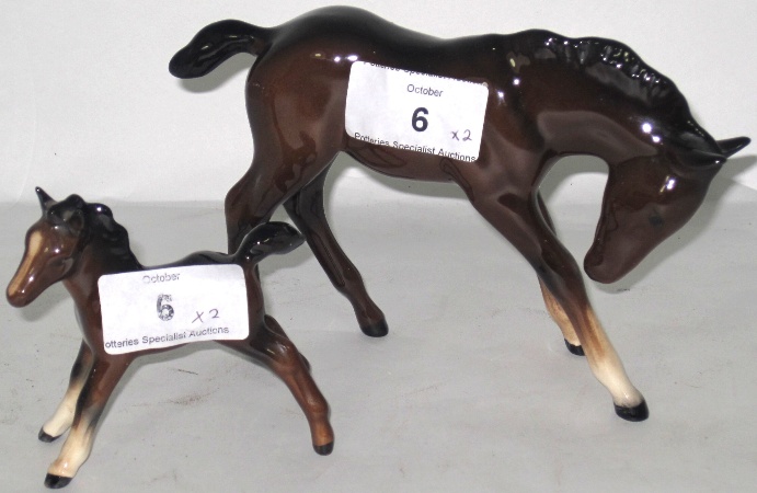 Beswick Brown Foal Head Down 947 15982a