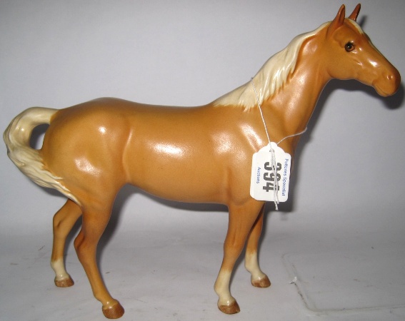 Beswick Palomino Swish Tail Horse