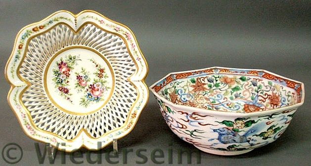 Asian porcelain octagonal bowl 159a27