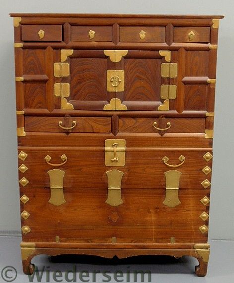 Korean wedding chest 20th c with 159a3c