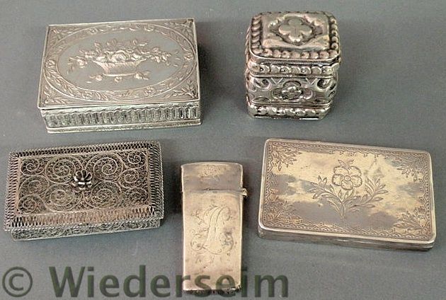 Four small silver boxes and a silver 159a5b