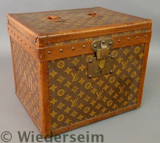 Louis Vuitton hat box with tray 159a7e