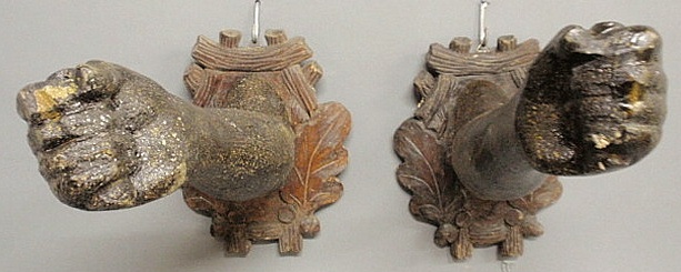 Pair of carved Black Forest outstretched 159c9d