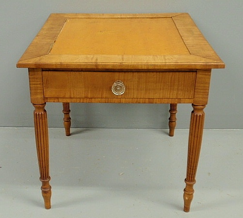 Sheraton style maple end table 159d63