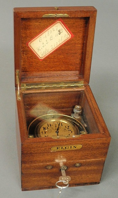 Mahogany cased Waltham chronometer 159daf