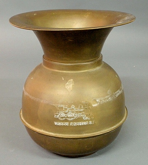 Brass union Pacific Railroad spittoon 159e03